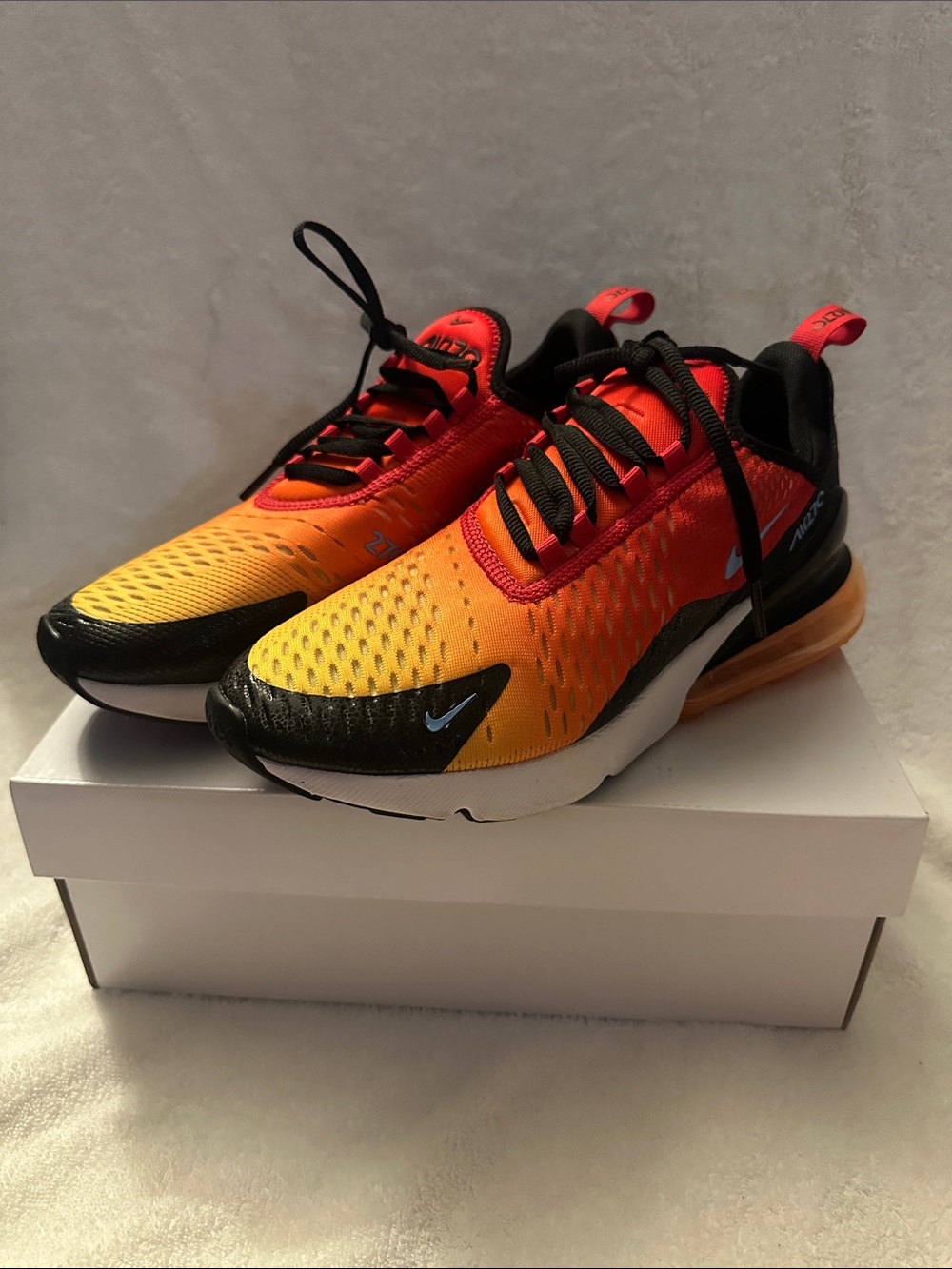 Worn once! Nike Air Max 270 (Men’s 6.5) Womens 8 - Picture 3 of 8